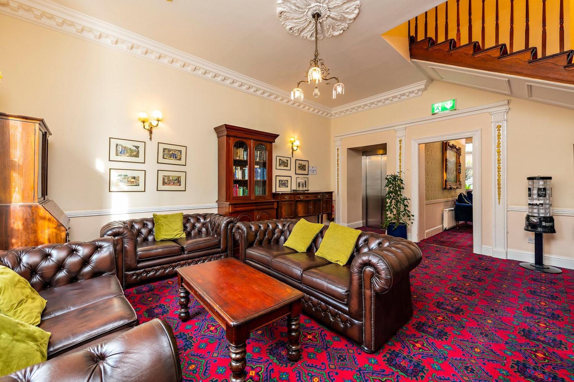 Harry Clarke Mews At The Castle Hotel Дублин Экстерьер фото